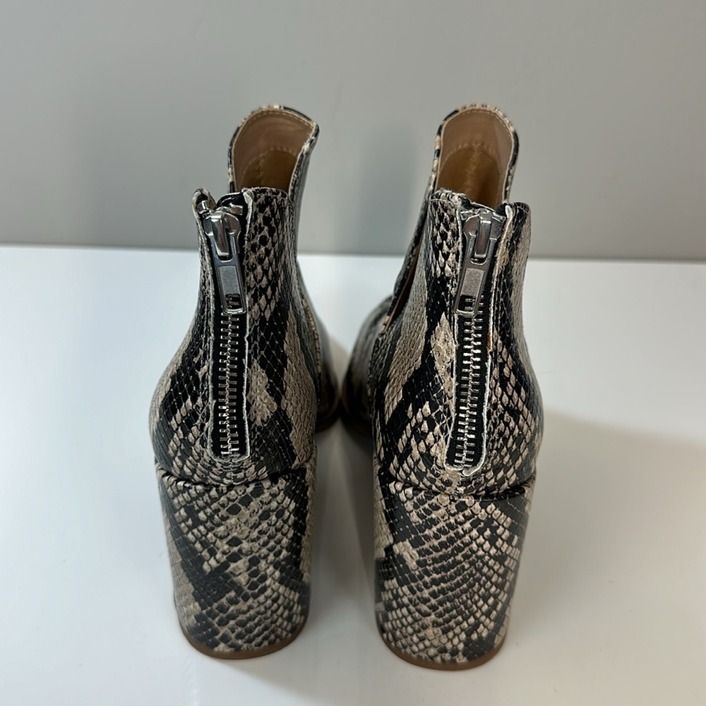 Steve Madden Cedar Snake Skin Print Ankle‎ Booties Size 8 - Picture 7 of 15